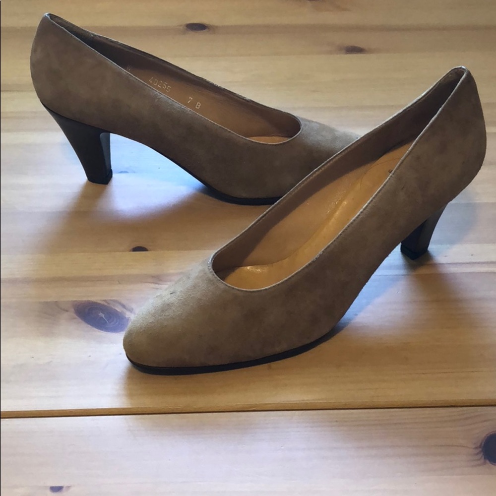 Ralph Lauren Brown Suede Pumps